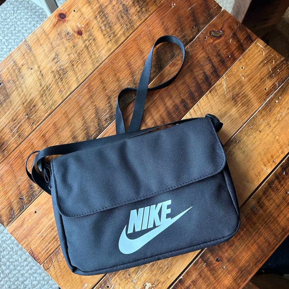 Black Nike crossbody